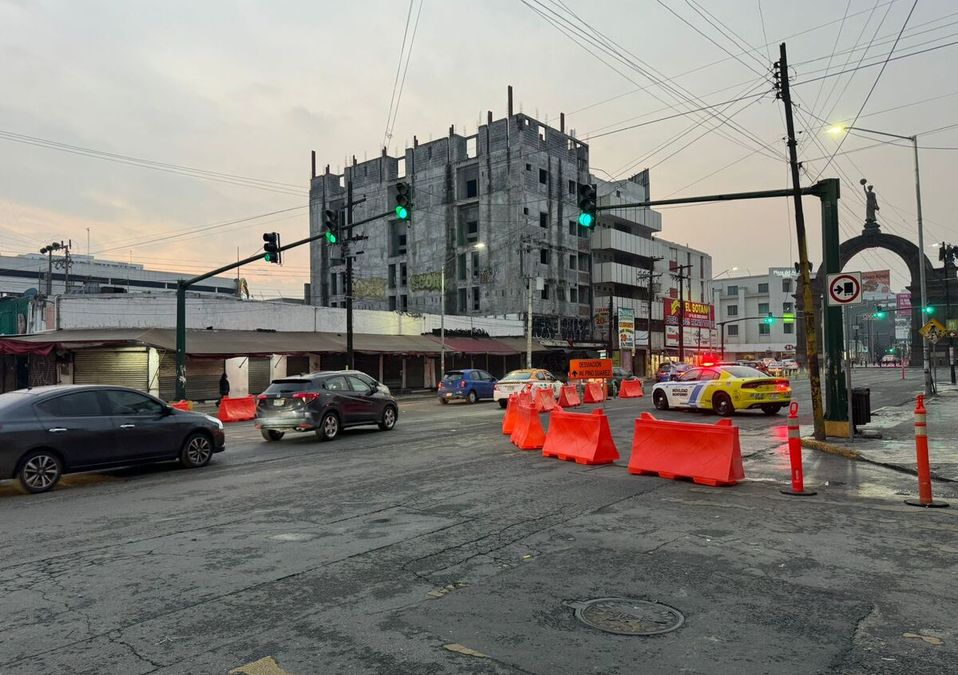Caos vial en avenida Pino Suárez / Marcela Cuevas