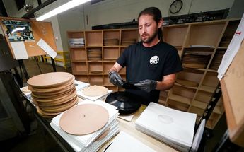 Las principales compañías discográficas cerraron sus plantas, pero están surgiendo otras nuevas /AP