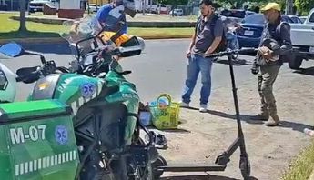 Hombre resulta lesionado tras sufrir caída de su patín eléctrico en Tonalá.