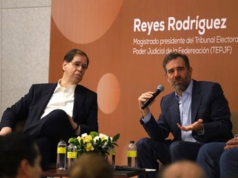 Agustín Basave Benítez también participó en conferencia del INE. / Roberto Alanis