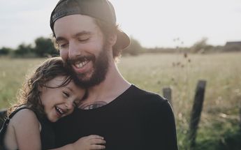 Los padres se involucran de manera emocional con sus hijos desde antes del parto / Pixabay