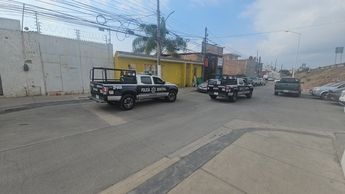 En el asesinato de Zapopan, los agresores fueron vistos huir del lugar en un auto color rojo. | Especial