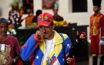Miles de personas recuerdan con cariño al ex presidente Hugo Chávez / AFP