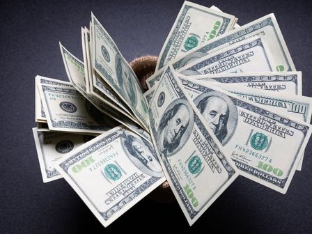 El dólar ha variado su costo tras el inicio del conflicto en Medio Oriente. | Freepik