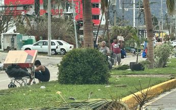 ACAPULCO DEVASTADA POR RAPIÑA