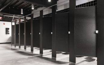 Nuevos baños en el Estadio Mobil Super / CORTESÍA: Tomás López