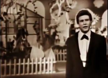 Leo Dan en el video musical de Celia, su primer éxito