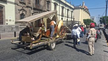 El caballo fue revisado y no presentó daños. | Telediario Especial