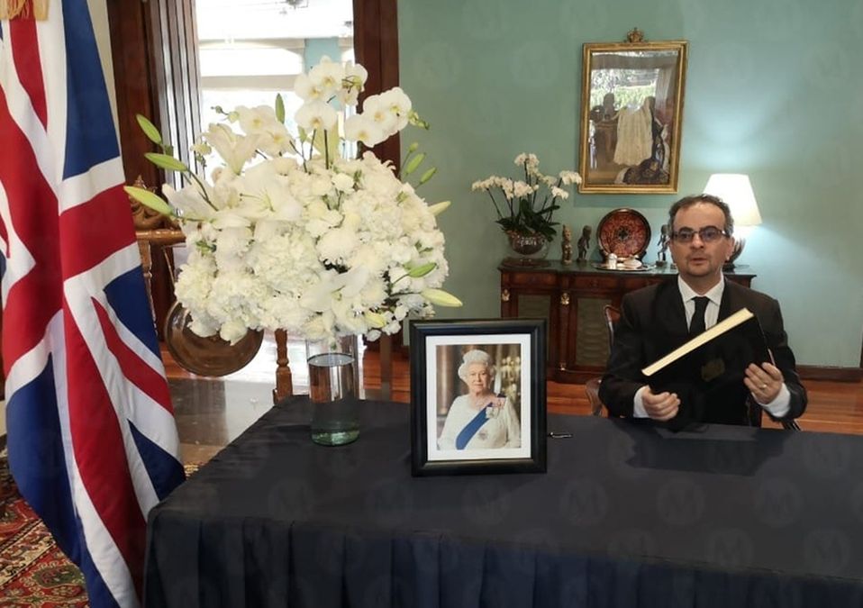 Abren libro de condolencias para la reina Isabel II en CdMx / Jorge Becerril