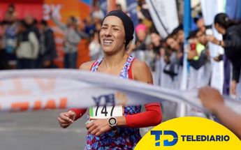 Daniela Alonso de 22 años con el número 747 ganó el Maratón Internacional de Puebla en el grupo femenil