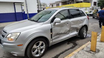 Una de las camionetas terminó girando y quedó en sentido contrario al de la circulación. | Marcela Cuevas