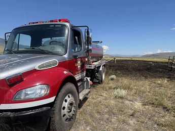 El pezcado cayó en cables de tensión con lo que se generó el incendio| FB: Ashcroft Fire Rescue