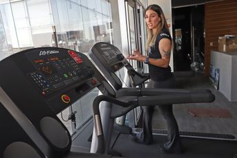 La entrenadora profesional Laura Arrastia asegura que tener un físico trabajado no te avala para entrenar a otros / Melanie Torres