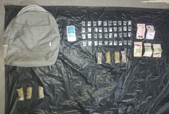 Droga asegurada a hombres detenidos. | Cortesía