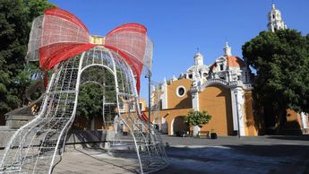Los poblanos y turistas podrán ver los adornos navideños luminosos en el Zócalo, Paseo Bravo, la calle 16 de Septiembre y Los Fuertes | Es Imagen