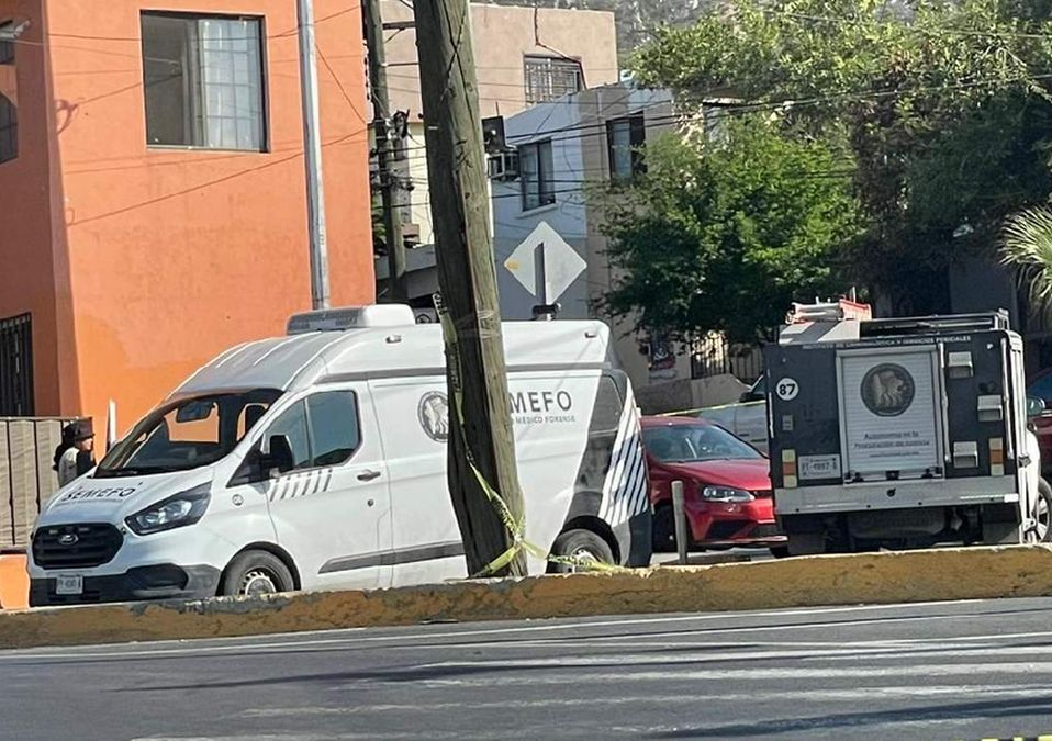 Investigan presunto asesinato de hombre en la colonia El Obispo en San Pedro. | Marcela Cuevas