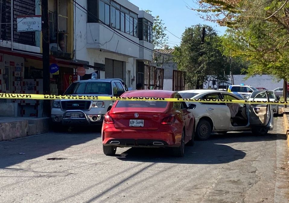 Persecución en colonia Mitras Norte en Monterrey hoy 20 de febrero | Édgar Plata