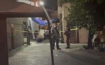 Un hombre fue atacado a balazos afuera de su casa. | Leyda Estrada