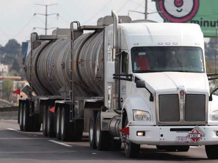 La autopista México-Puebla suele ser ocupada para traslados del transporte público en todo el país / Cuartoscuro