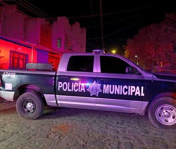 Vehículo de la Policía Municipal de Tlaquepaque en el lugar del asesinato | Telediario