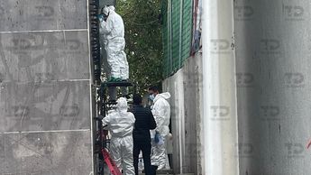 Personal especializado hace la búsqueda y exhumación de los cuerpos a través del Semefo Puebla / Jesús Zavala