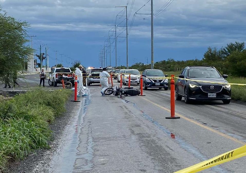 Muere motociclista tras derrapar en la carretera Apodaca-Zuazua. | Frida Rodríguez
