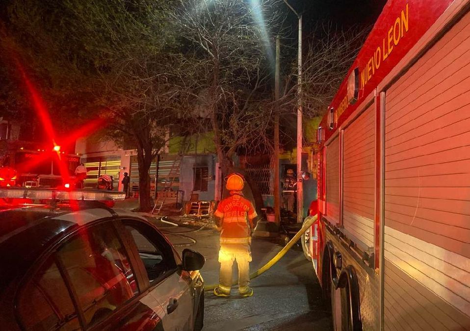 Se incendia casa en la colonia Independencia en Monterrey. | Miranda Arias