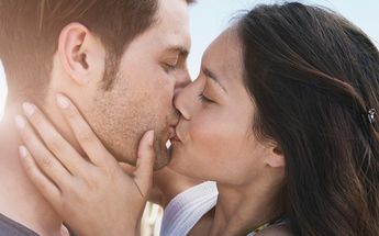El Día del Beso Robado puede ser la excusa perfecta para atreverte a hacerlo con la persona que tanto te gusta | Especial