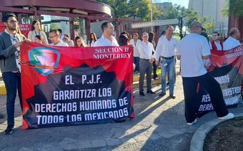 Trabajadores del Poder Judicial Federal protestaron contra la extinción de fideicomisos. | Cortesía