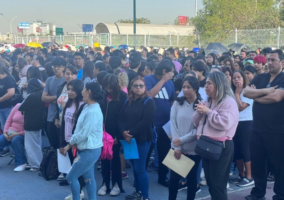 En esta ocasión les tocó a los alumnos de la Preparatoria 9 de la Universidad Autónoma de Nuevo León.| Fabricio Gallegos