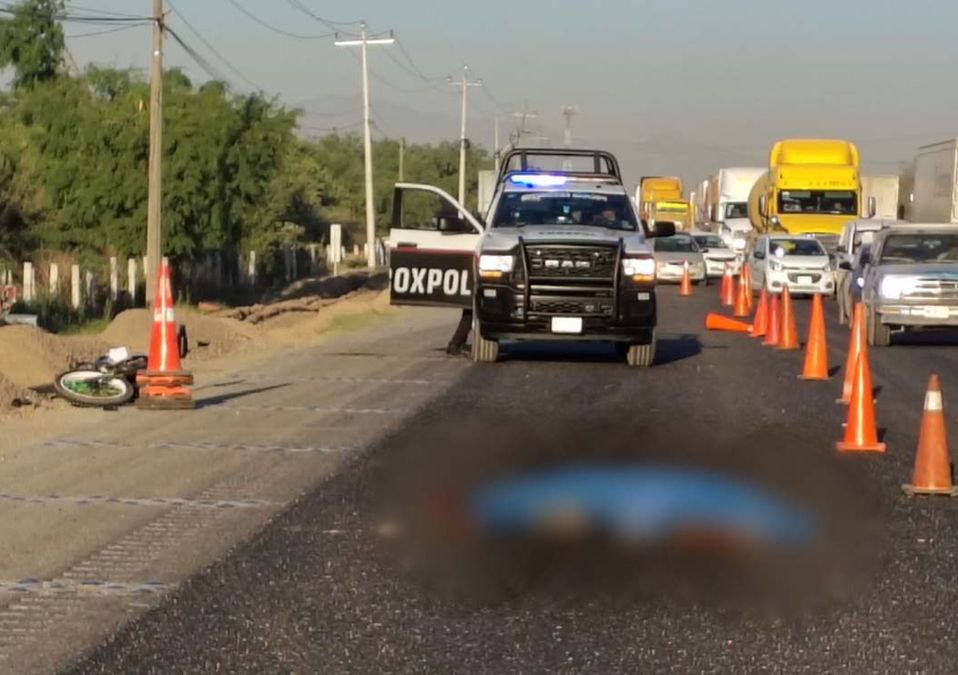 La Policía de Proximidad de Escobedo abanderó la zona donde murió el motociclista. | Agustín Martínez