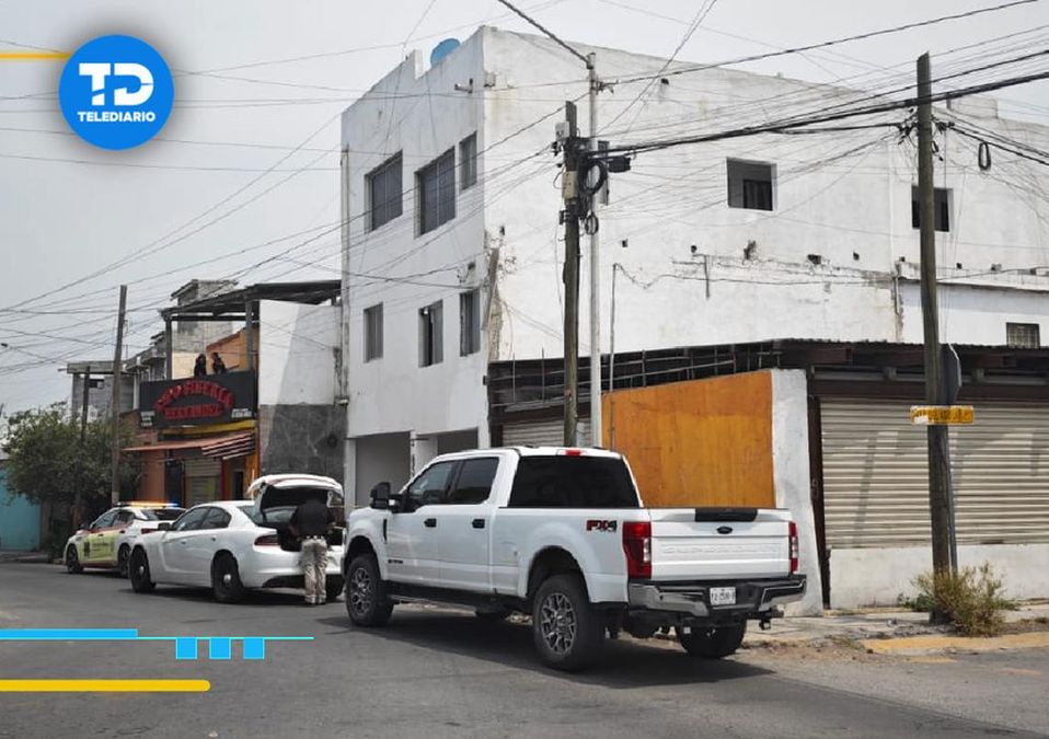 Al sitio arribaron paramédicos de la Cruz Roja, quienes atendieron al hombre, quien traía una herida en la pierna y en el brazo. | Especial