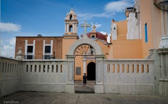 Fachada de la capilla de Santa Elena en Puebla / Yandros Caín