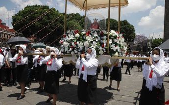 Imagen del Niño Doctor de Tepeaca en la Procesión de Viernes Santo | Agencia Es Imagen