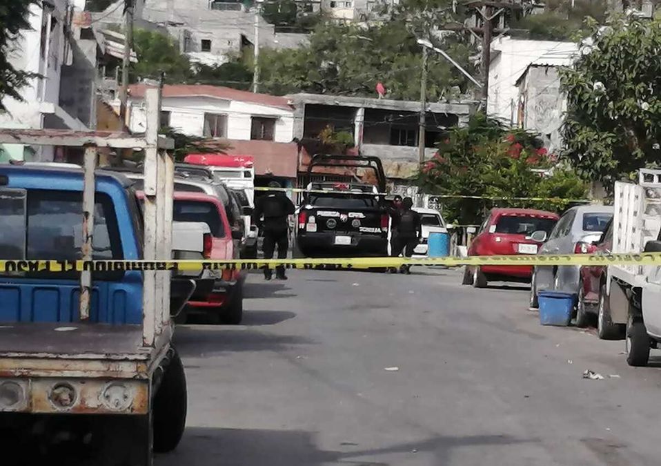 Asesinan a 3 hombres afuera de casa en colonia Valle de San Martín en Monterrey / Miranda Arias