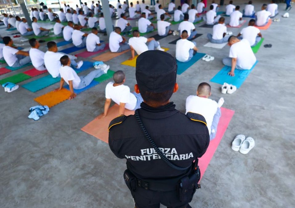 El proyecto Parinaama utiliza disciplinas como meditación y terapia transpersonal para ayudar a personas privadas de la libertad.| Jorge López