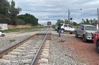 Autoridades resguardaron la zona mientras se hacía la recolección del cuerpo. | Usi Toledo