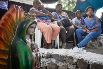 Ofician misa en memoria de los mineros atrapados en la mina “El Pinabete”