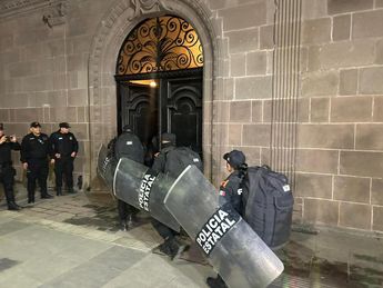 Arriban antimotines de Fuerza Civil a Palacio / Pedro Delgado