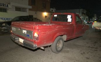 Se pasa alto y causa choque en Zona Centro de Saltillo