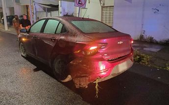 Uno de los autos involucrados fue un Chevrolet Onix en color rojo. | Agustín Martínez