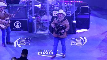 Beto Zapata, acordeonista y primera voz del grupo. | Ángel Martínez