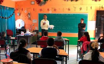 En México un maestro gana entre 6 mil 687 y 9 mil 642 pesos mensuales/ Jocelyn Estrada