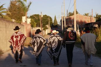 Peregrinos de distintas partes del país acudieron a la iglesia de San Miguel en Nativitas / Andrés Lobato