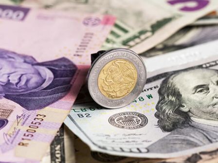 El dólar gana terreno en los mercados internacionales