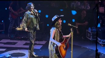 El show de las Ha*Ash comenzó en punto de las 22:49 horas del jueves, con “No Te Quiero Nada”. | Tadeo Gómez
