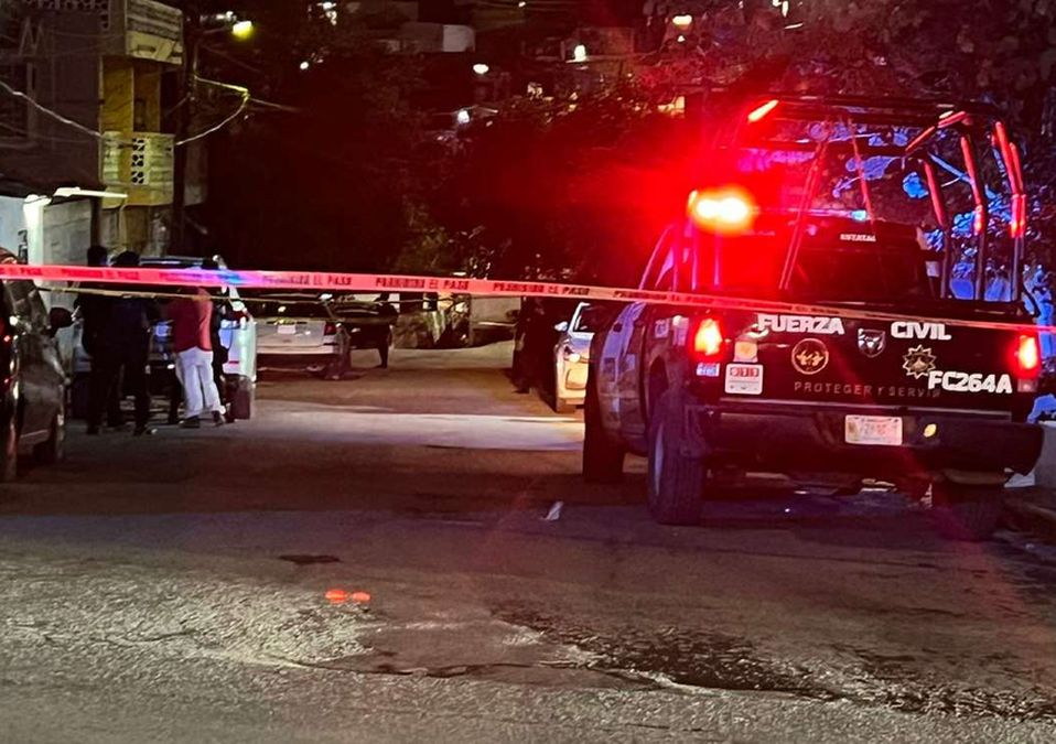 Un elemento de la Policía Metropolitana de Investigación intervino en la riña. | Mayte Villasana