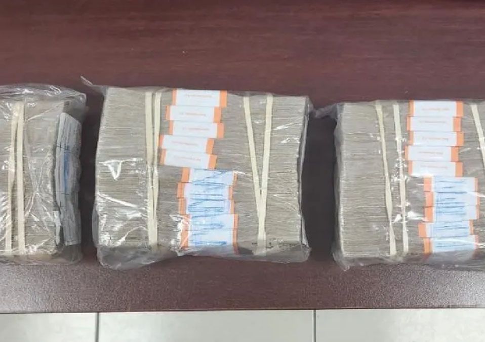Detienen a hombres con 2 mdp en efectivo en General Bravo, NL