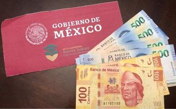 Entrega de becas Benito Juárez 2023 / Especial