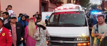Ambulancia atiende a heridos tras explosión en festejos de la Guelaguetza 2024 / Especial